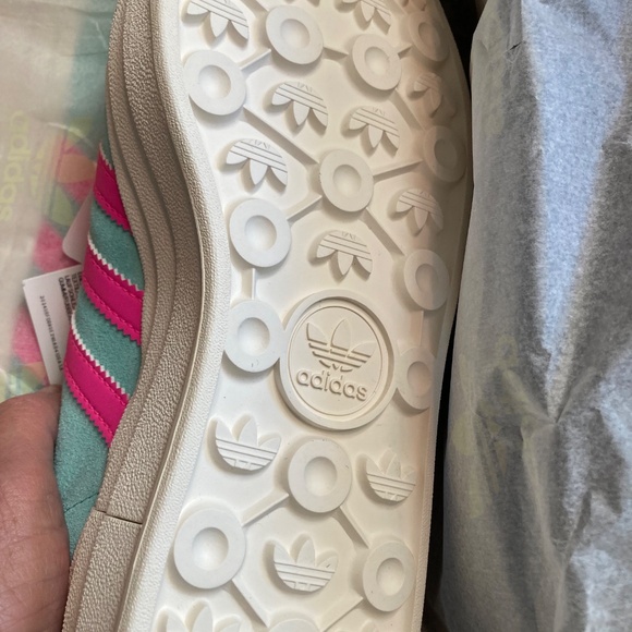 Adidas gazelle bold flash aqua/lucid pink/cloud white 6.5 Brand New in Box - Picture 2 of 6